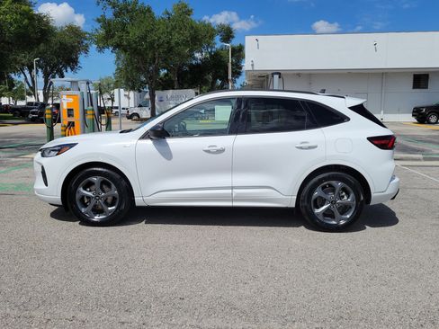 Certified 2023 Ford Escape ST-Line w/ Tech Pack #1 FWD image 6