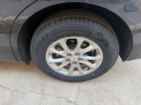 Used 2021 Chevrolet Equinox LS AWD/4WD image 5
