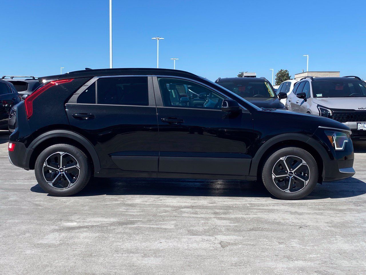 New 2026 Kia Niro EX FWD image 2