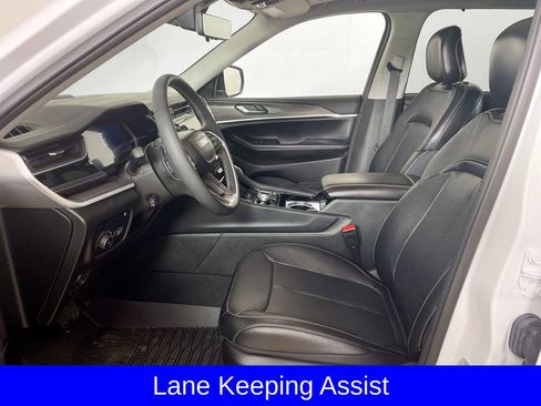 Used 2023 Jeep Grand Cherokee 4WD 4xe w/ Luxury Tech Group II image 13