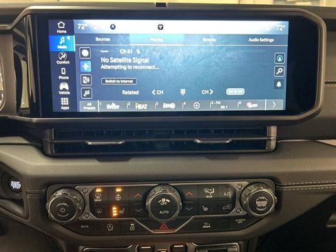 New 2026 Jeep Gladiator Sport AWD/4WD image 24