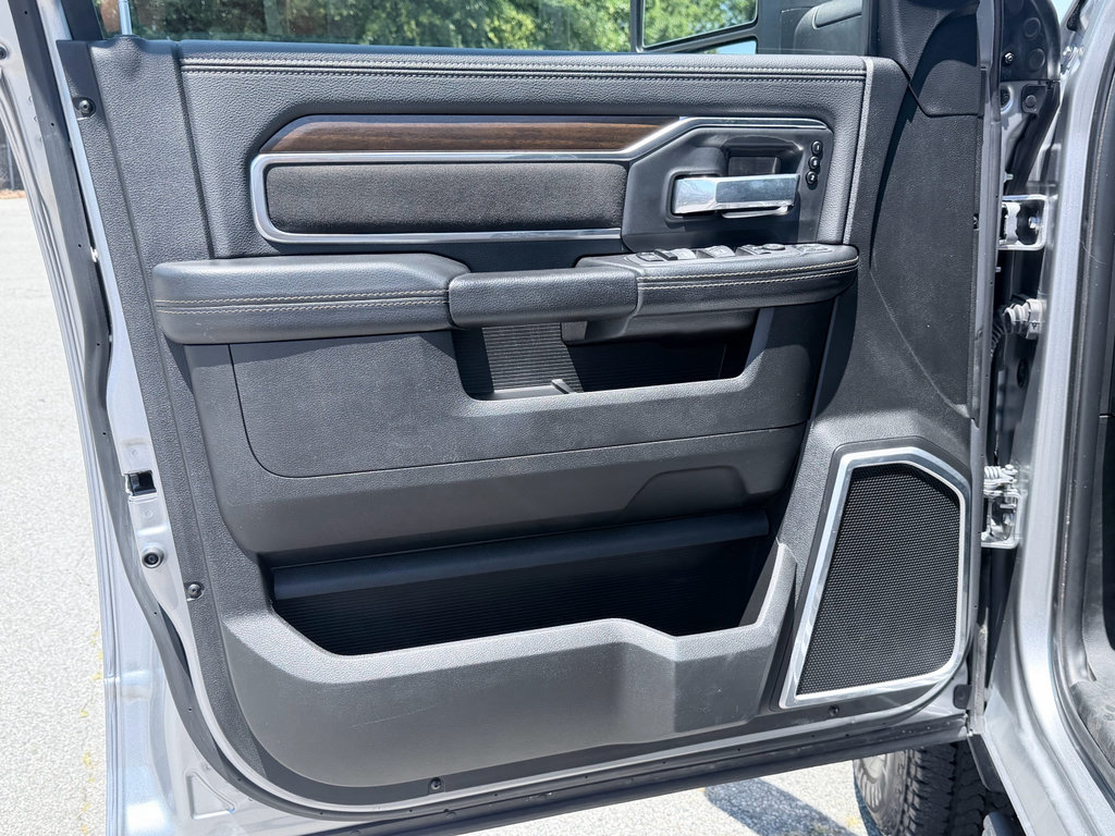 Used 2024 RAM 2500 Laramie AWD/4WD image 32