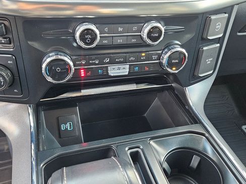 Used 2023 Ford F150 Lariat w/ Trailer Tow Package image 29