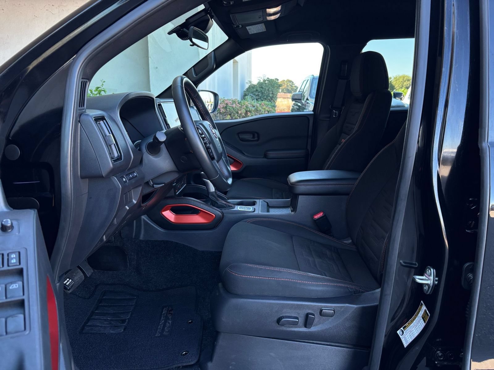 Used 2026 Nissan Frontier PRO-4X AWD/4WD image 28
