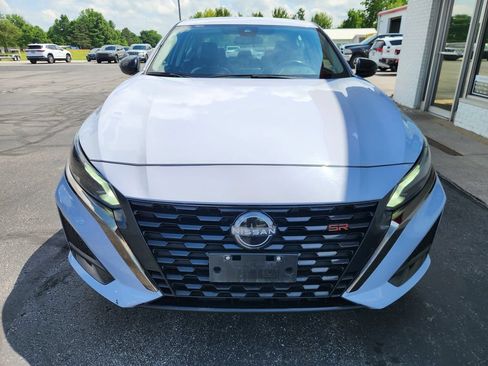 Used 2024 Nissan Altima 2.5 SR FWD image 10