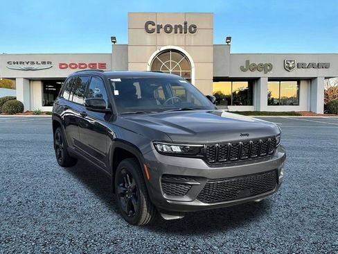 New 2025 Jeep Grand Cherokee Altitude image 1