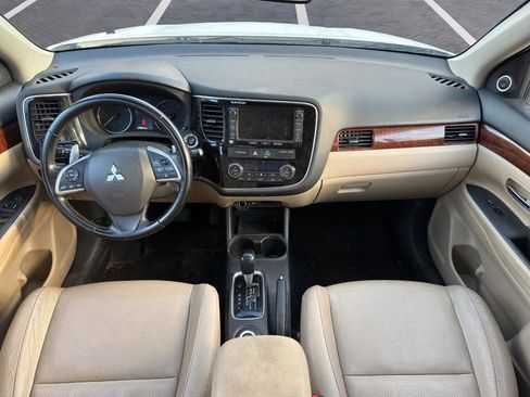 Used 2014 Mitsubishi Outlander GT AWD/4WD image 15