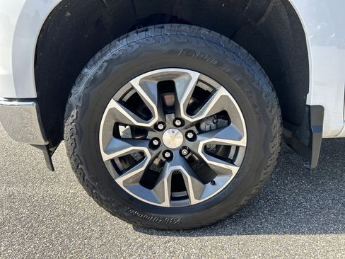 Used 2022 Chevrolet Silverado 1500 LT image 12