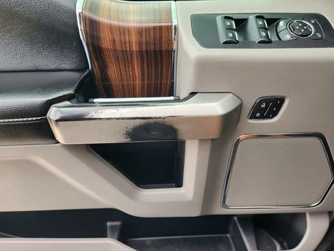 Used 2015 Ford F150 Lariat RWD image 23