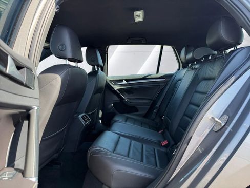 Used 2016 Volkswagen Golf 4-Door image 11