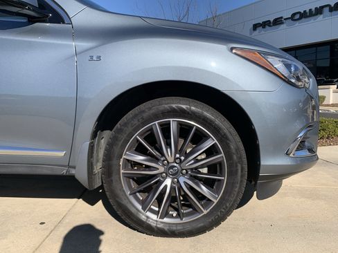 Used 2017 INFINITI QX60 Luxe w/ Deluxe Technology Package image 13