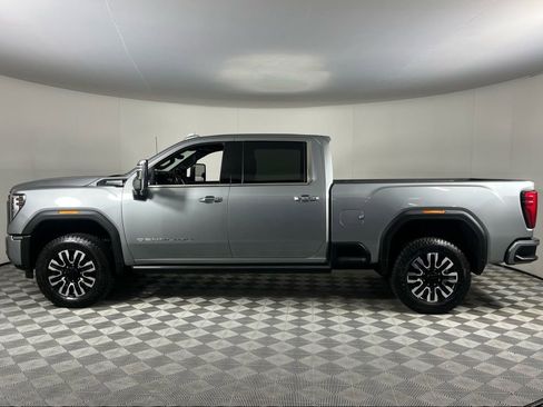 Used 2024 GMC Sierra 2500 Denali Ultimate image 10