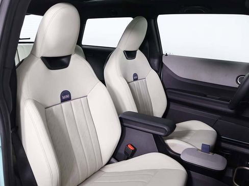 Used 2025 MINI Cooper S image 27