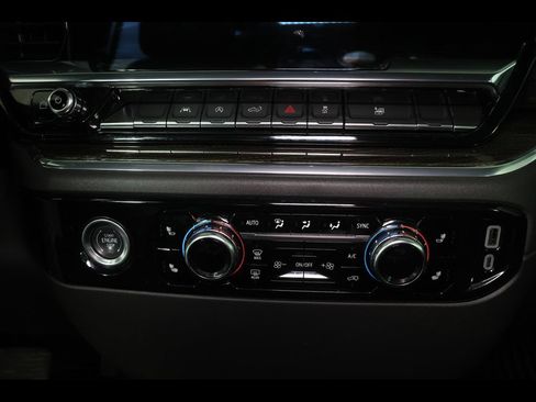 Used 2024 GMC Sierra 1500 Elevation AWD/4WD image 32