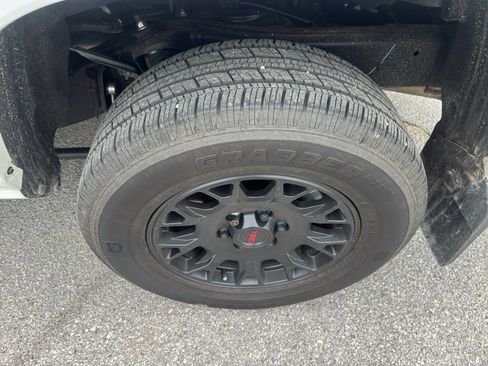 Used 2025 Toyota Tacoma Limited AWD/4WD image 22