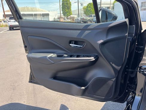 Used 2025 Nissan Versa SV FWD image 18