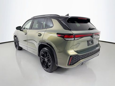 Used 2025 Volkswagen Tiguan SE R-Line image 5