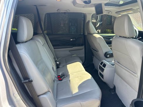 Used 2021 Honda Pilot Touring image 23