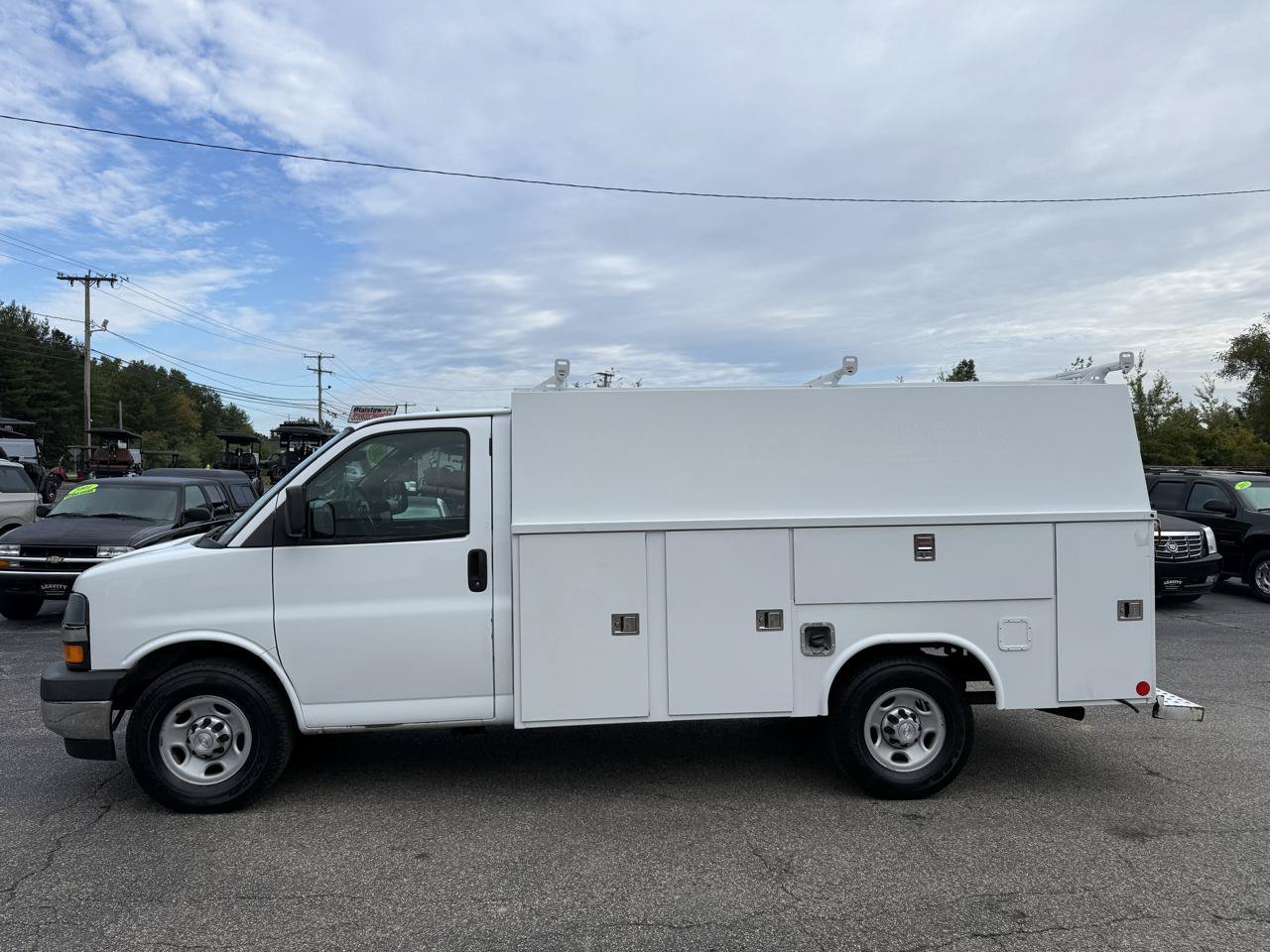 Used 2017 Chevrolet Express 3500 RWD image 6