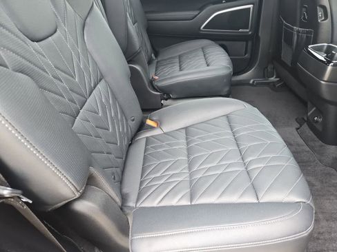 Used 2025 Kia Telluride EX X-Line AWD/4WD image 19