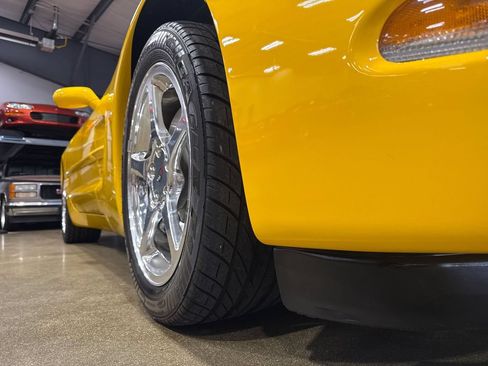 Used 2004 Chevrolet Corvette Convertible w/ Preferred Equipment Group RWD image 40