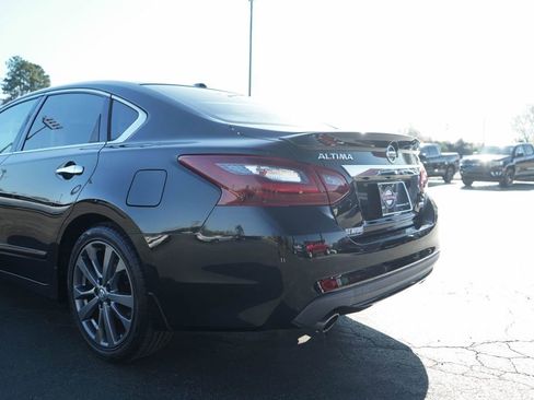 Used 2018 Nissan Altima 2.5 SR w/ SR Special Edition image 14
