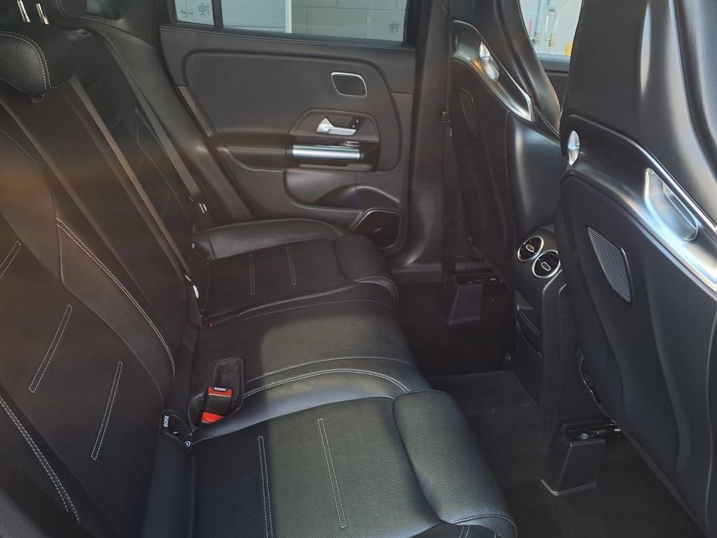 Used 2022 Mercedes-Benz GLA 45 AMG 4MATIC image 34