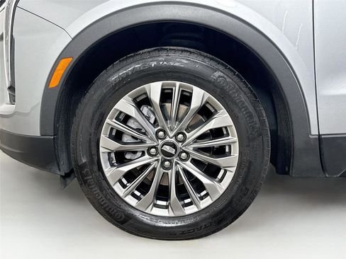 Used 2024 Cadillac XT4 Premium Luxury image 13
