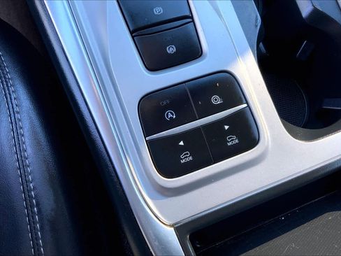 Certified 2021 Ford Explorer XLT w/ Equipment Group 202A image 29