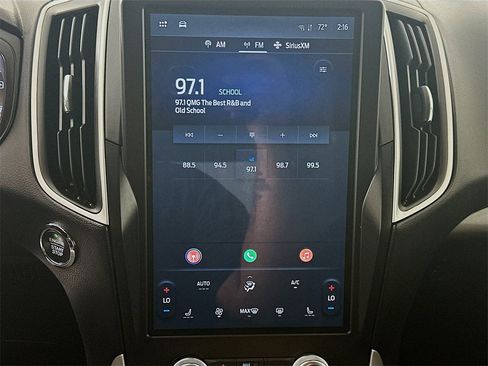 Used 2024 Ford Edge SEL image 17