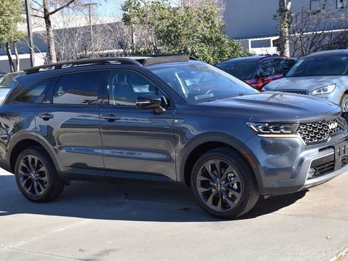 Used 2023 Kia Sorento SX Prestige image 5