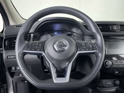 Used 2021 Nissan Rogue Sport S image 13