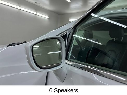 Used 2020 Chrysler Pacifica Touring-L FWD image 18