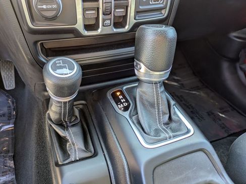 Used 2023 Jeep Gladiator Overland image 22