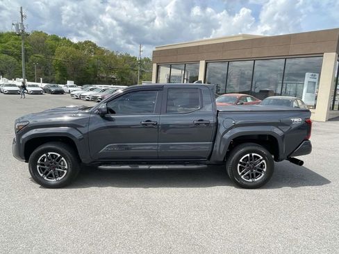Used 2024 Toyota Tacoma TRD Sport image 2