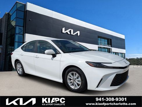 Used 2025 Toyota Camry LE FWD image 1