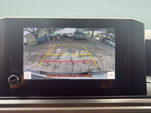 Used 2024 Toyota Tacoma SR5 w/ SR5 Upgrade Package RWD image 16