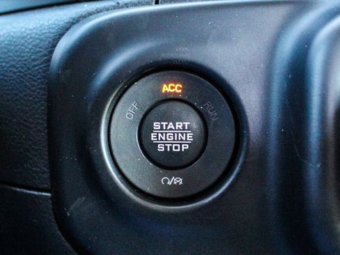 Used 2022 Jeep Gladiator Sport image 24