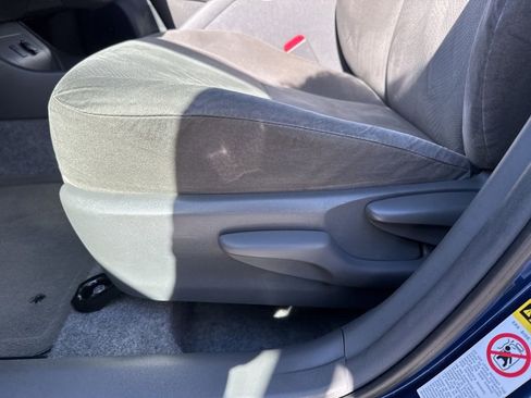 Used 2011 Toyota Prius Three image 17