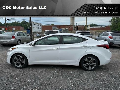 Used 2015 Hyundai Elantra Sport w/ Option Group 04 FWD image 1
