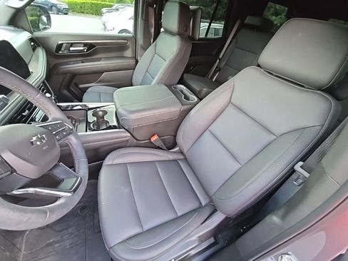 Used 2026 Chevrolet Tahoe Z71 w/ Z71 Off-Road Package AWD/4WD image 14
