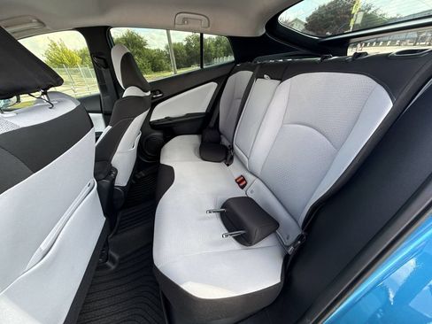 Used 2019 Toyota Prius LE FWD image 24