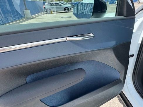 New 2025 Volvo EX30 Plus w/ Protection Package Premier image 15