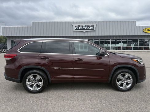 Used 2018 Toyota Highlander FWD V6 image 14