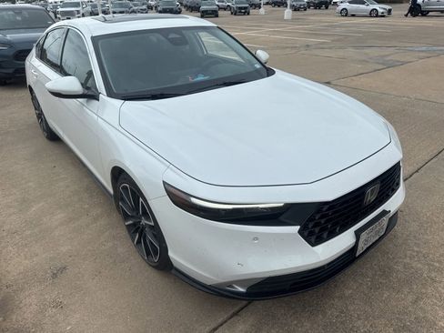 Used 2025 Honda Accord Touring image 7