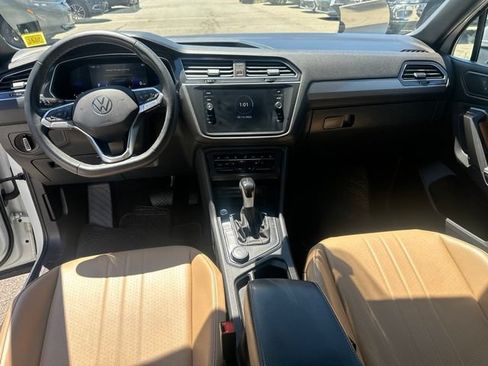 Used 2023 Volkswagen Tiguan SE w/ Panoramic Sunroof Package AWD/4WD image 26