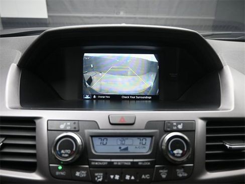 Used 2016 Honda Odyssey Touring Elite image 12