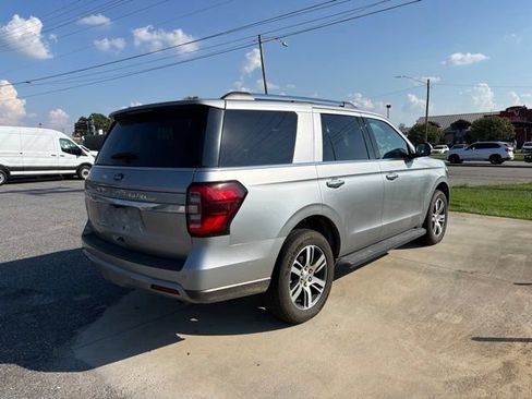 Used 2024 Ford Expedition Limited AWD/4WD image 4