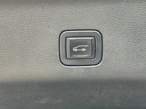 Used 2023 GMC Yukon XL AT4 w/ AT4 Premium Plus Package AWD/4WD image 20