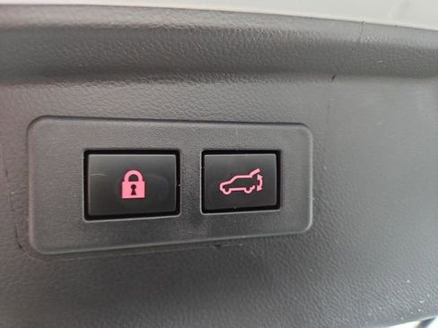 Used 2025 Subaru Outback Touring image 31